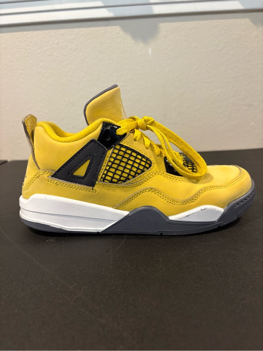 Nike Air Jordan 4 Retro PS 'Lightning' 2021 Sneakers BQ7669-700 Youth Size 2.5Y - Picture 2 of 9